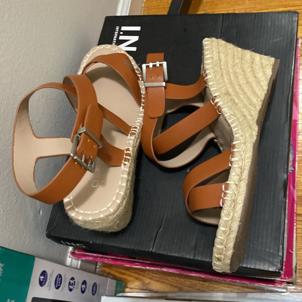 Women’s wedges - Picture 2 of 3